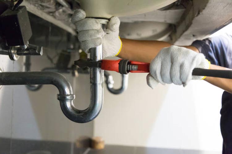 5 Things You Should Tell Your Plumber During an Emergency Service