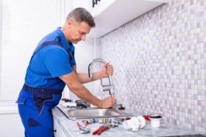 Knowing When to Hire a Plumber Versus Doing It Yourself