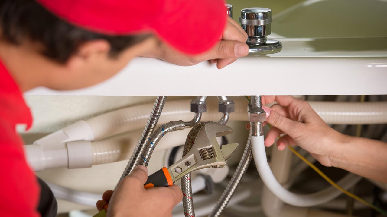 What to Expect from Emergency Plumbing Services: 6 Reasons You Should Leave it to the Professionals